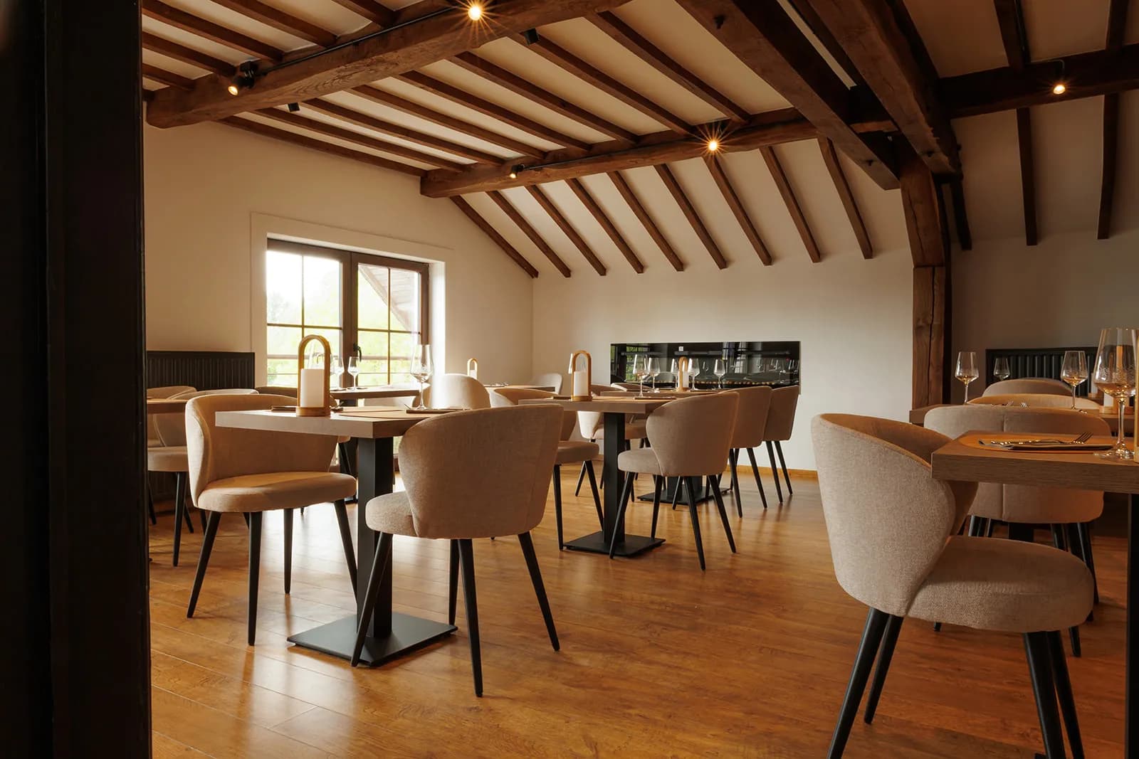 Grande salle, vue d'ensemble